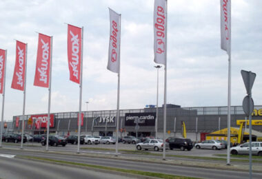 Jak wybrać odpowiedni maszt flagowy?